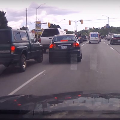 Απέτυχε η «υπερδύναμη» του… φλας (video)