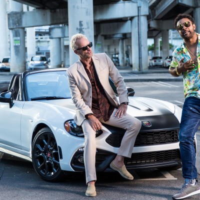 Sting και Shaggy μέσα στο Abarth 124 Spider (vid)