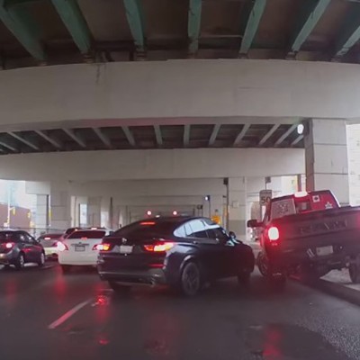 Τελικά ποιος από τους δύο έχει προτεραιότητα; (vid)