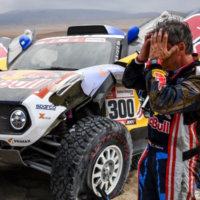 Τέλος στις ελπίδες του Sainz για νίκη στο φετινό Dakar (vid)