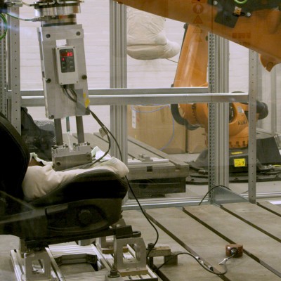 Το “Robutt” της Ford προστατεύει το κάθισμά σας από τον ιδρώτα (vid)