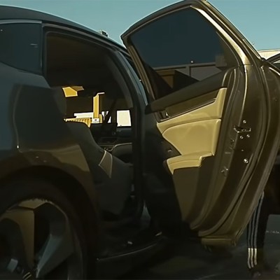 Καρέ-καρέ η διάρρηξη ενός Tesla από απόσταση… αναπνοής (video)