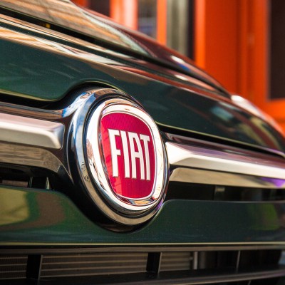 Θέλει να συγχωνευθεί με τη Renault η Fiat Chrysler