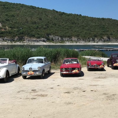 Ένα κομβόι 23 εμβληματικών Alfa Romeo συστήνεται με τη Μακεδονία