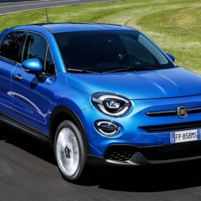 Fiat 500X: Σας κρατάει ενημερωμένους για όσα συμβαίνουν στον κόσμο