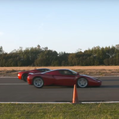 Εμφύλιος πόλεμος: Ferrari Enzo εναντίον LaFerrari (video)