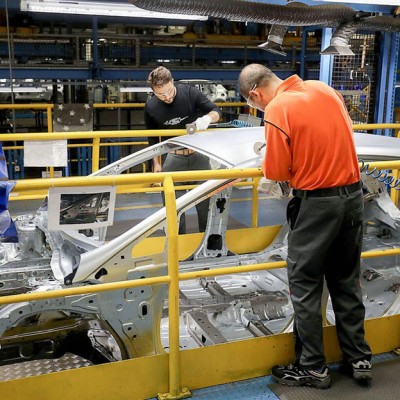 Ford, Volkswagen και Toyota αναστέλλουν τη λειτουργία των εργοστασίων τους