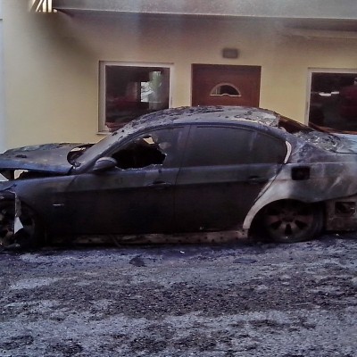 10 αυτοκίνητα κάηκαν τα ξημερώματα στην Αθήνα και άλλες περιοχές