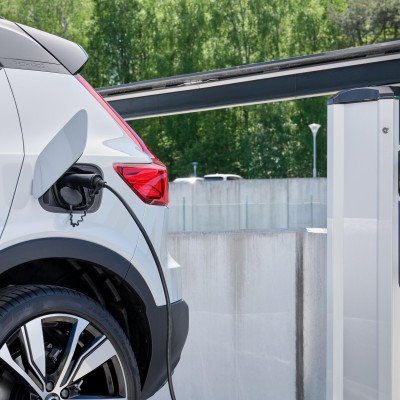 Φορτιστής ή ταχυφορτιστής: Ποια είναι η διαφορά τους;