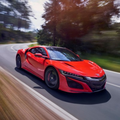 Έρχονται οι εκδόσεις Type R και Spider του Honda NSX