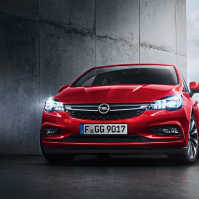 Οδηγείστε άφοβα στο σκοτάδι με τεχνολογία φωτισμού από την Opel