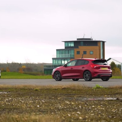 Κόντρα για τρία καυτά μικρομεσαία: Ford Focus ST vs Skoda Octavia RS vs Volkswagen Golf GTI