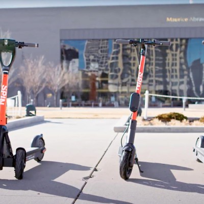 Τηλεκατευθυνόμενο ηλεκτρικό πατίνι που έρχεται σε σένα! (video)