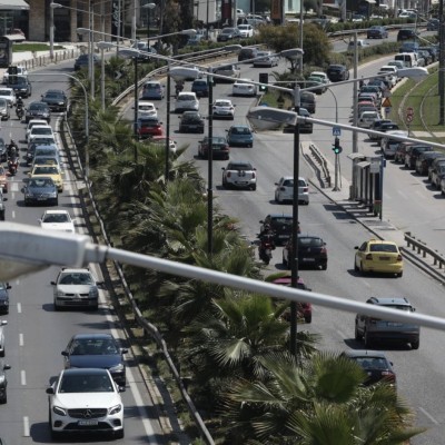 «Βούλιαξαν» οι δρόμοι της Αττικής τη Μ. Εβδομάδα