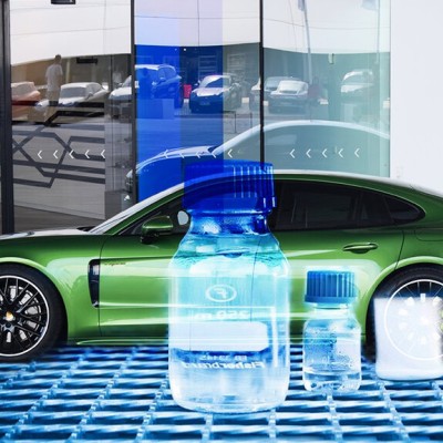 H Porsche δίνει το φιλί της ζωής στους κινητήρες βενζίνης