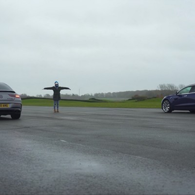 Βελτιωμένη AMG CLA 45 με 490 PS vs Tesla Model 3 επίσης με 490 PS! [Video]