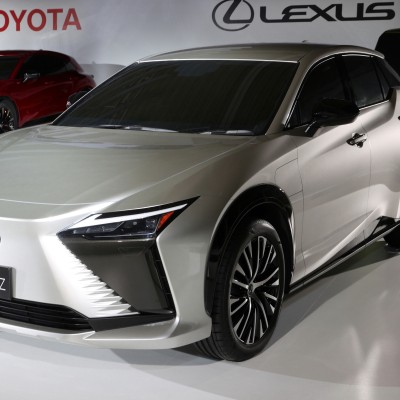 Νέο ηλεκτρικό Lexus RZ 450e με αυτονομία 450 km!
