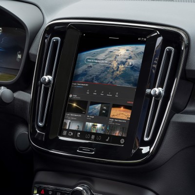 Οι οδηγοί των Volvo έχουν και YouTube στην κεντρική οθόνη