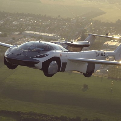 To ιπτάμενο αυτοκίνητο AirCar πήρε έγκριση για πτήσεις