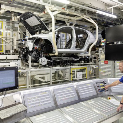 Volkswagen: Ο πόλεμος θα πιέσει τους πολίτες χειρότερα απ ό,τι η πανδημία