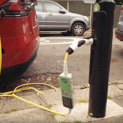 Ηλεκτρικά αυτοκίνητα: Γίνεται να φορτίζουν από στύλους φωτισμού;