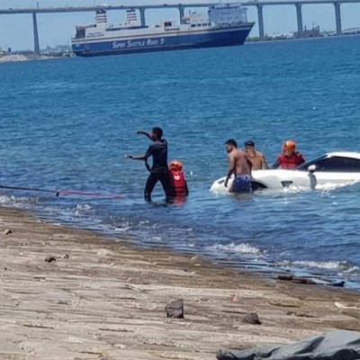 Ξέχασε τα αυτονόητα και έκανε το Nissan GT-R υποβρύχιο [video]