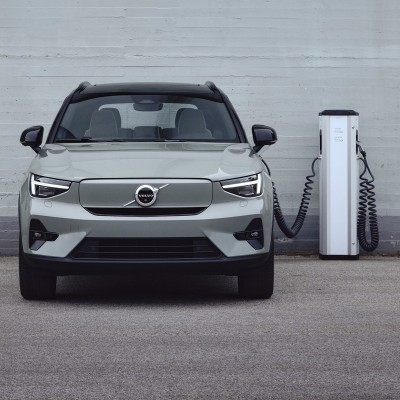 H Volvo θέλει τα ηλεκτρικά μοντέλα της να φορτίζουν σε 5 λεπτά