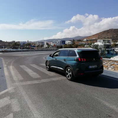 Διακοπές με πλοίο: Συμφέρει να πάρεις αυτοκίνητο ή να νοικιάσεις;