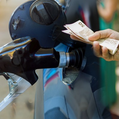 Αθήνα ή Θεσσαλονίκη; Ποια έχει τα φθηνότερα καύσιμα;