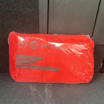 Μωβ μέδουσες: Τι πρέπει να έχω στο φαρμακείο του αυτοκινήτου