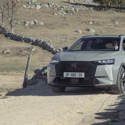 DS 7: Αναβάθμιση και περισσότερη ισχύς για το πιο άνετο premium SUV [video]