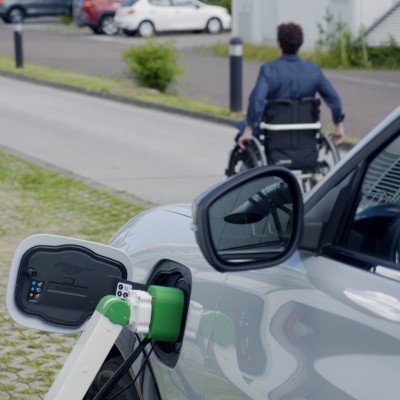 Πώς δουλεύουν οι ρομποτικοί σταθμοί φόρτισης για ΑμεΑ; [video]