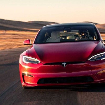 Tesla: Ανοίγουν θέσεις εργασίας στην Ελλάδα - Δες τις ειδικότητες