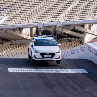 Ελληνική Αστυνομία: Εκπαίδευση με άλματα στην υπερειδική του ΟΑΚΑ! [video]