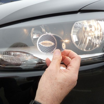 Πότε πρέπει να καλύψεις με αυτοκόλλητα τα εμπρός φώτα; Τι λέει ο νόμος