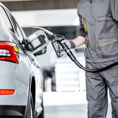 Πόσα χιλιόμετρα μπορώ να κάνω με 10 ευρώ βενζίνη;