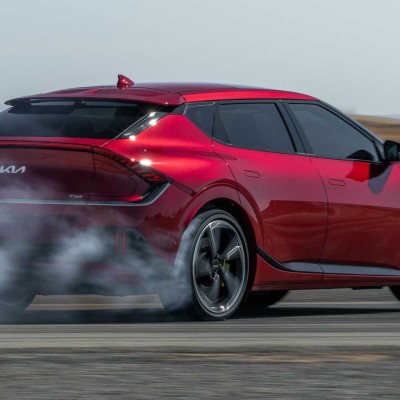 Γιατί τα περισσότερα ηλεκτρικά αυτοκίνητα είναι πισωκίνητα;