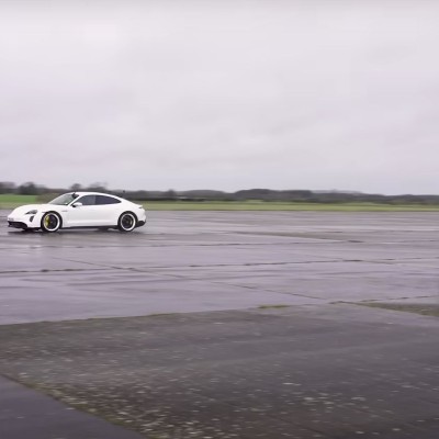 BMW vs Mercedes vs Porsche: Η απόλυτη κόντρα ηλεκτρικών [video]