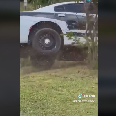 Καταδίωξη με 5 περιπολικά καταλήγει σε τρακάρισμα [video]