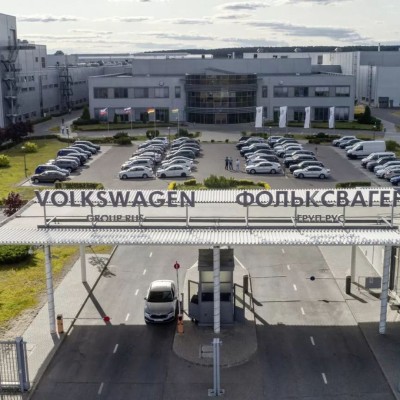 Volkswagen: Φεύγει τρέχοντας από τη Ρωσία - Τι θα γίνει με τα εργοστάσιά της