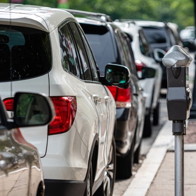 «Χαράτσι» στο parking αν έχεις SUV - Πού εφαρμόζεται ήδη