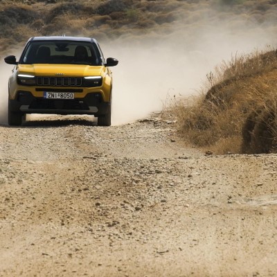 Νέo Jeep Avenger 4xe: Υβριδικό και τετρακίνητο – Πότε θα έρθει Ελλάδα;