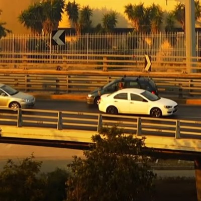 Απίστευτο: Μπήκε ανάποδα στην εθνική οδό στον Πειραιά [Video]