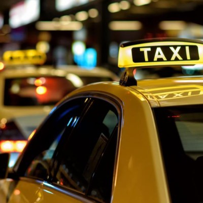 Πόσο κοστίζει το δίπλωμα για ταξί; Όλες οι προϋποθέσεις και η διαδικασία
