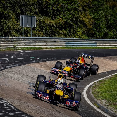 Ο Sebastian Vettel οδηγεί Red Bull RB7 και λέει... «δεν είναι απίθανο να γυρίσω στην F1» [video]
