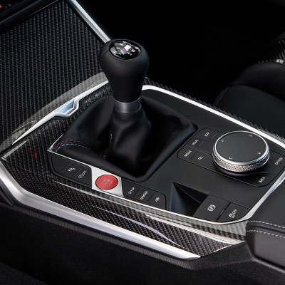 Πολύ σκληρό για να πεθάνει το χειροκίνητο σασμάν: Οι πωλήσεις manual αυξήθηκαν!