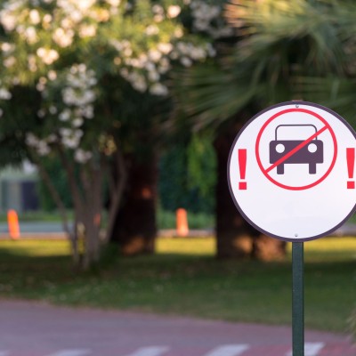 7 περιοχές στην Ελλάδα στις οποίες απαγορεύονται τα αυτοκίνητα