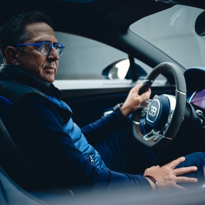 Ο μοναδικός Pilote Officiel της Bugatti: Ποιος είναι, πώς τα κατάφερε, τι κάνει καθημερινά