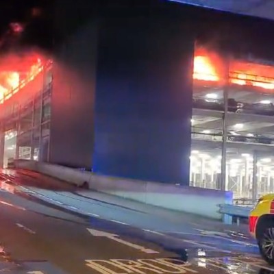 Ποιος έκαψε 1.500 αυτοκίνητα σε πάρκινγκ - Τι λέει η αστυνομία