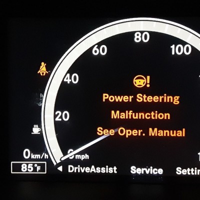 Λαμπάκι τιμονιού στον πίνακα οργάνων; Τι κάνω αν ανάψει